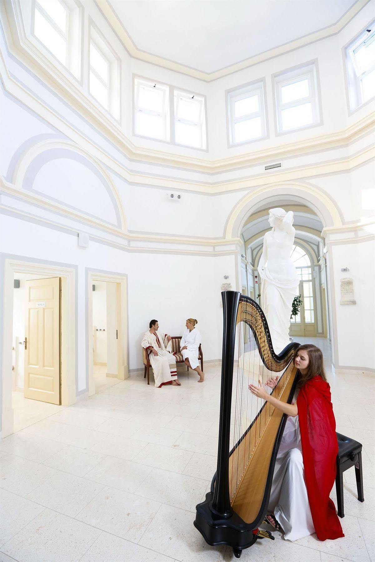 Hotel Rimski Dvor - Rimske Terme Rimske Toplice Bagian luar foto